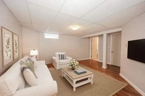 78 Candia Road Manchester NH 03109