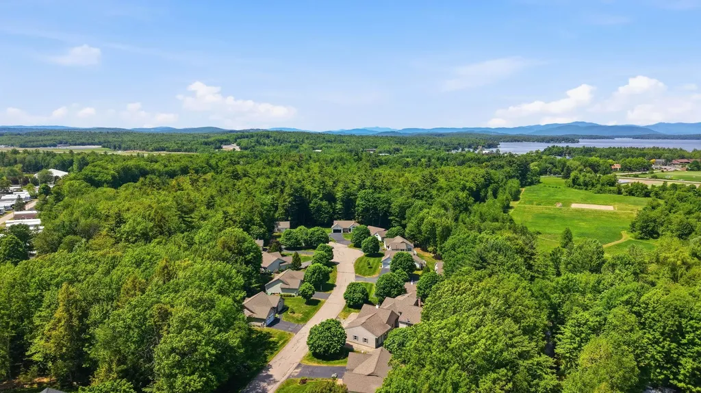 31 Henderson Road Gilford NH 03249