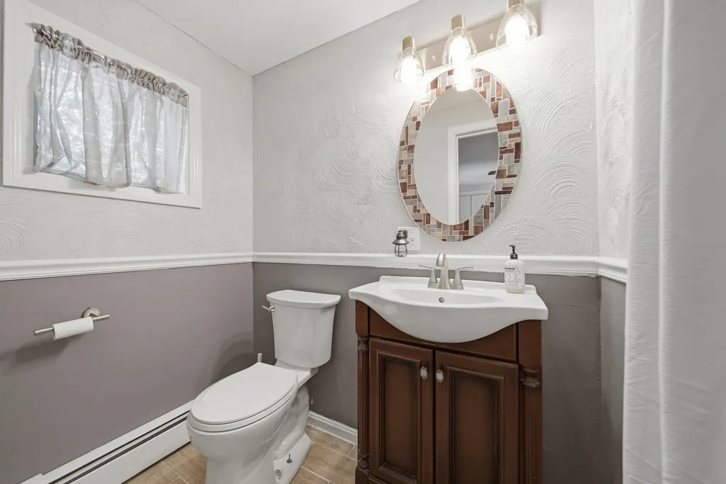 31 Henderson Road Gilford NH 03249