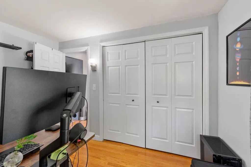 122 Westwood Drive Nashua NH 03062