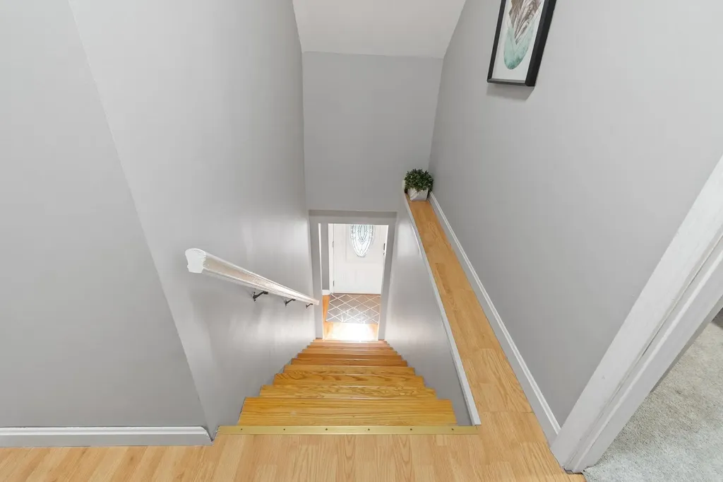 122 Westwood Drive Nashua NH 03062