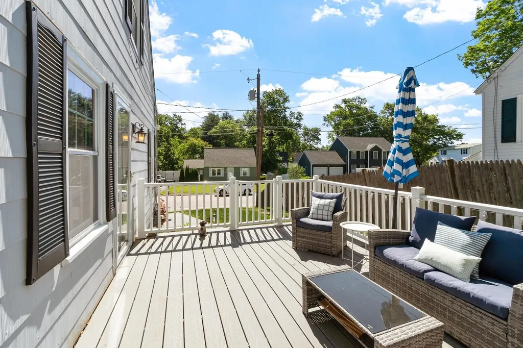 122 Westwood Drive Nashua NH 03062