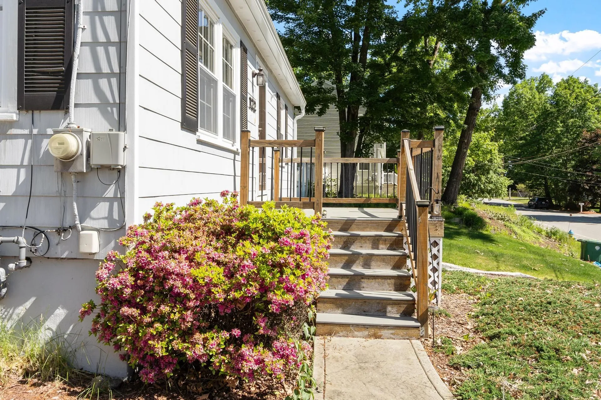 122 Westwood Drive Nashua NH 03062