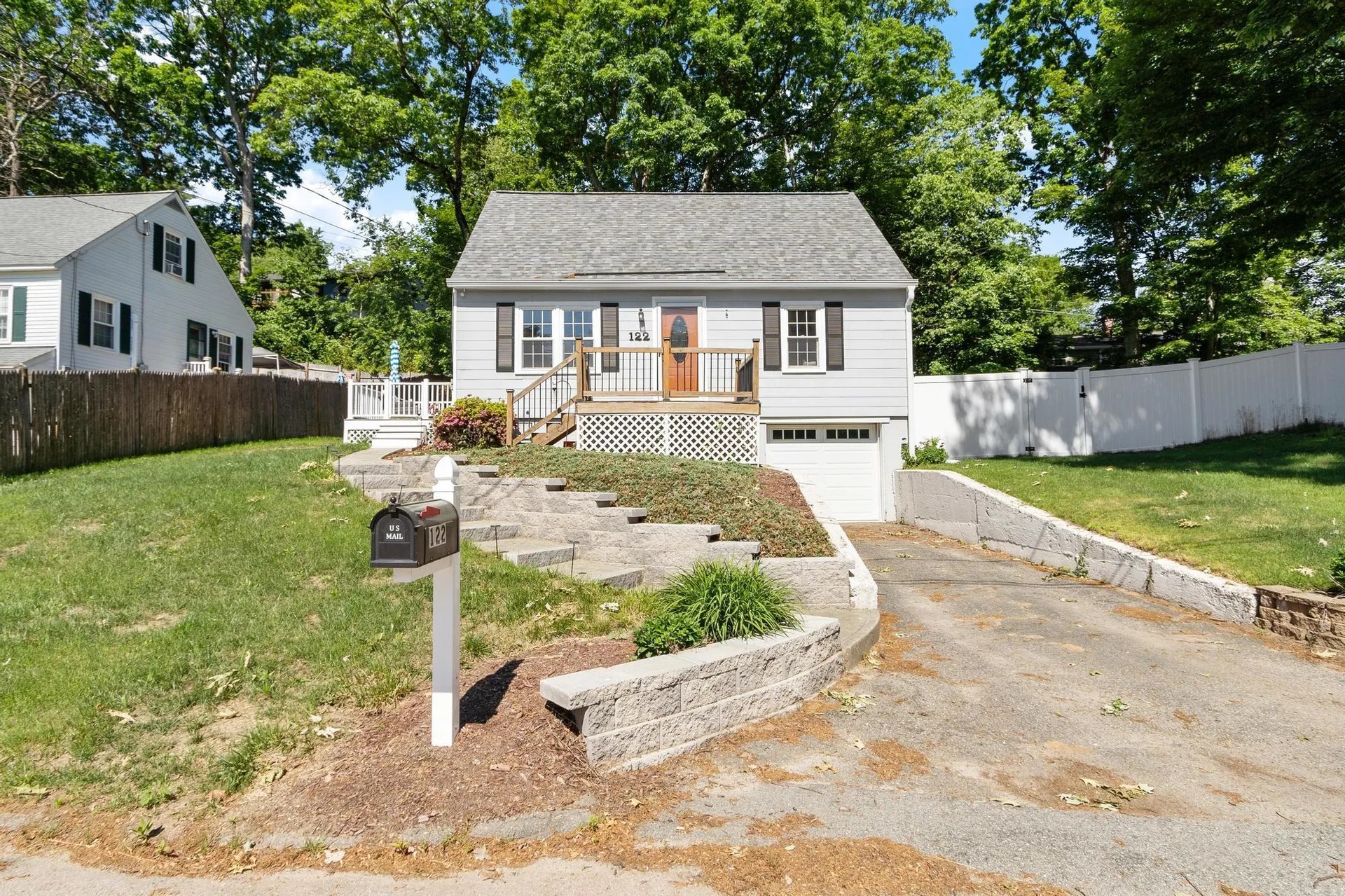 122 Westwood Drive Nashua NH 03062