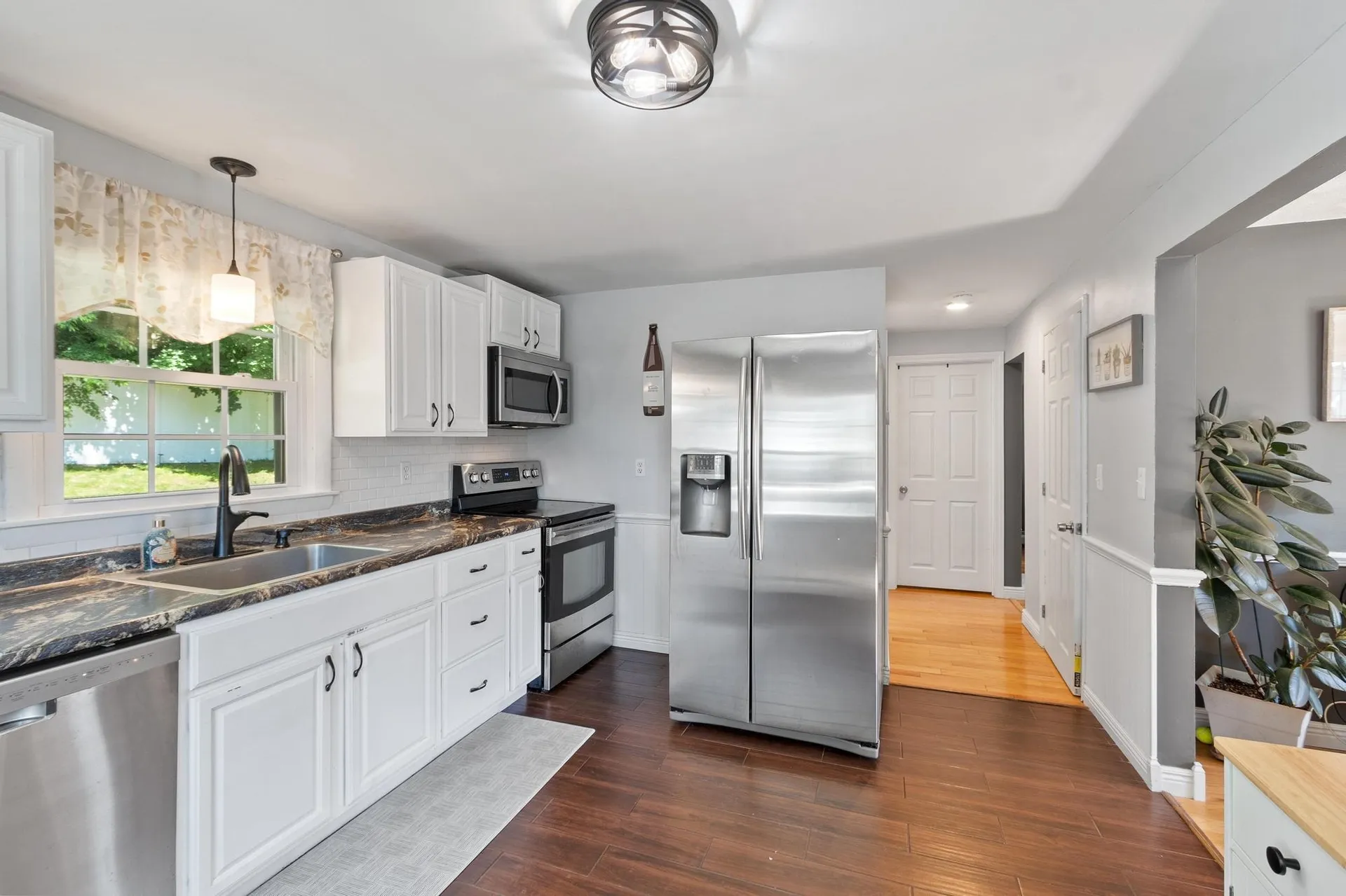 122 Westwood Drive Nashua NH 03062