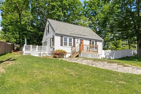 122 Westwood Drive Nashua NH 03062