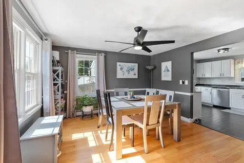 122 Westwood Drive Nashua NH 03062