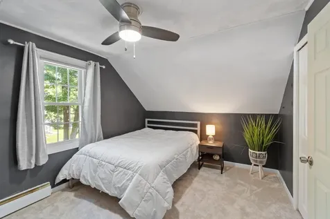 122 Westwood Drive Nashua NH 03062
