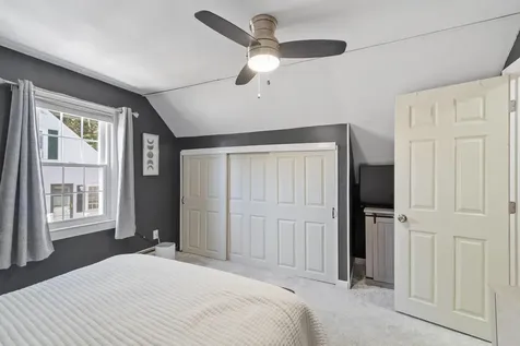 122 Westwood Drive Nashua NH 03062