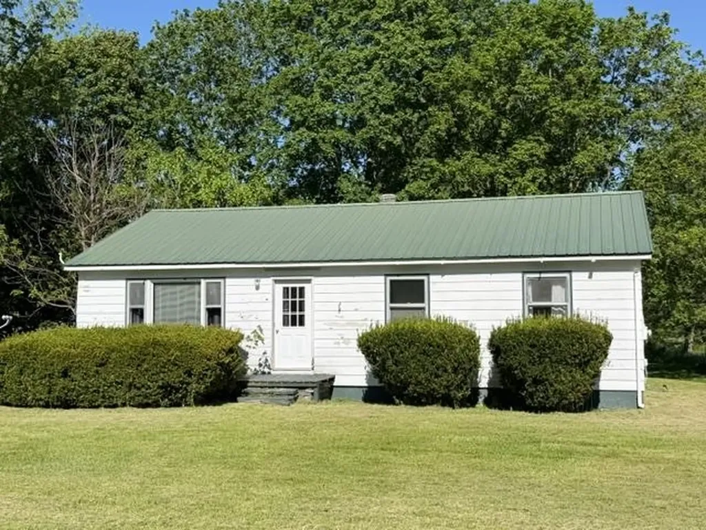 141 Roberts Avenue Poultney VT 05764