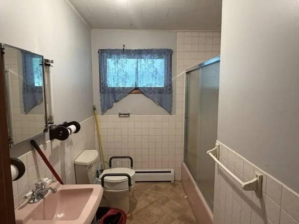 141 Roberts Avenue Poultney VT 05764