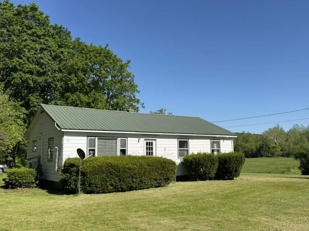 141 Roberts Avenue Poultney VT 05764