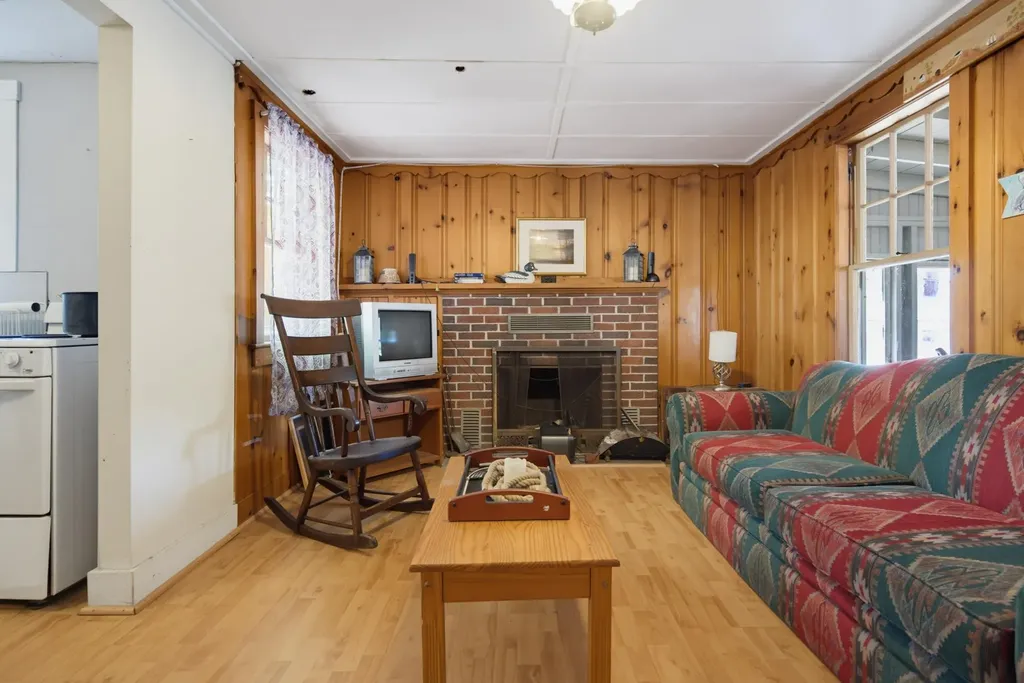 34 Gillis Terrace Salem NH 03079