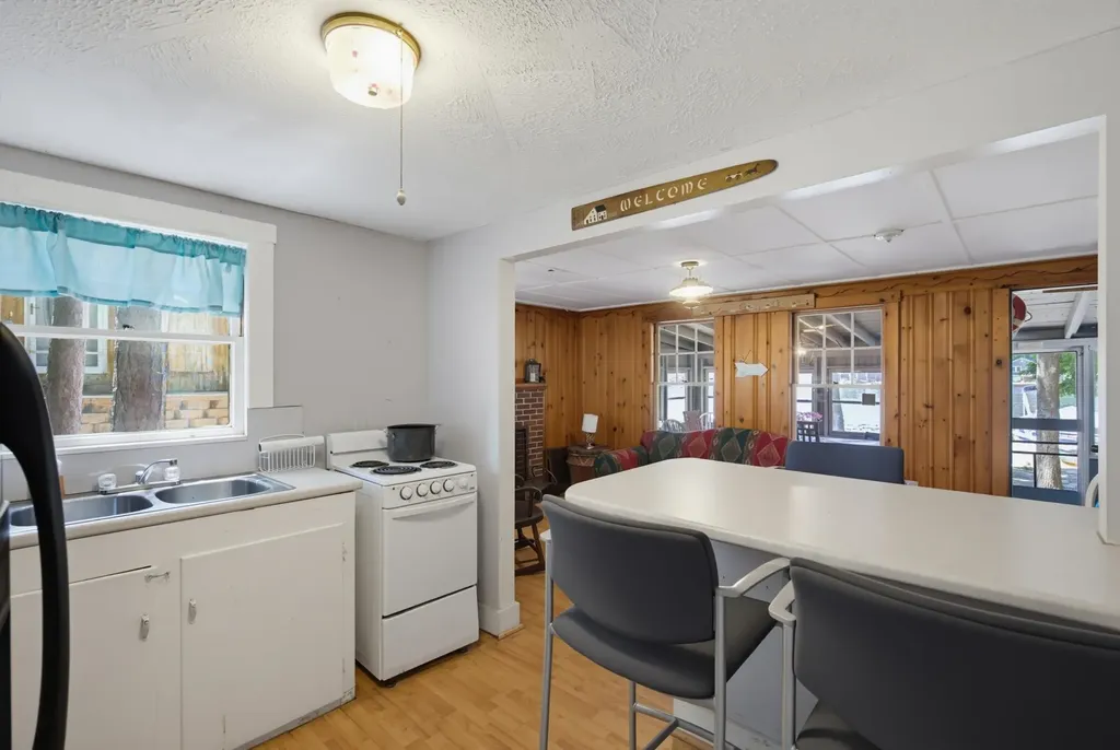 34 Gillis Terrace Salem NH 03079