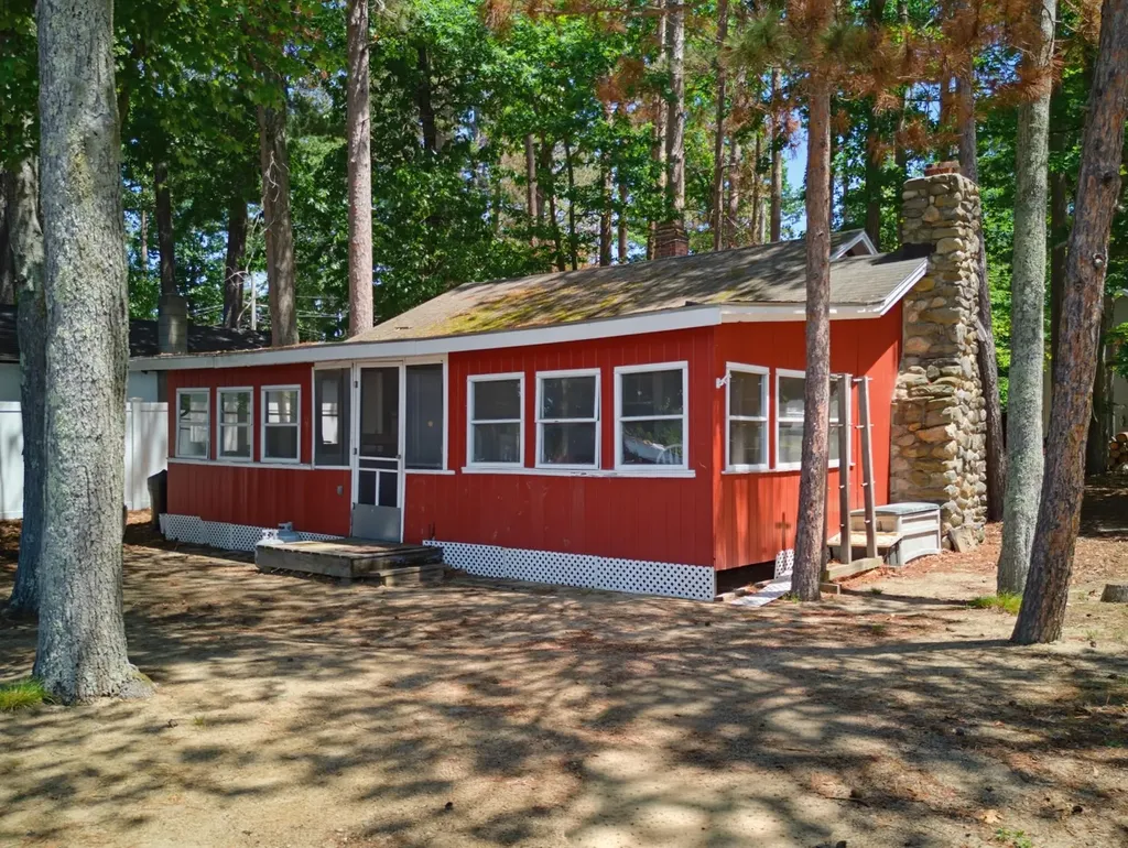 34 Gillis Terrace Salem NH 03079