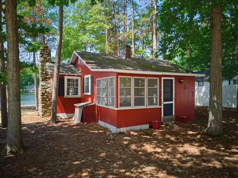 34 Gillis Terrace Salem NH 03079