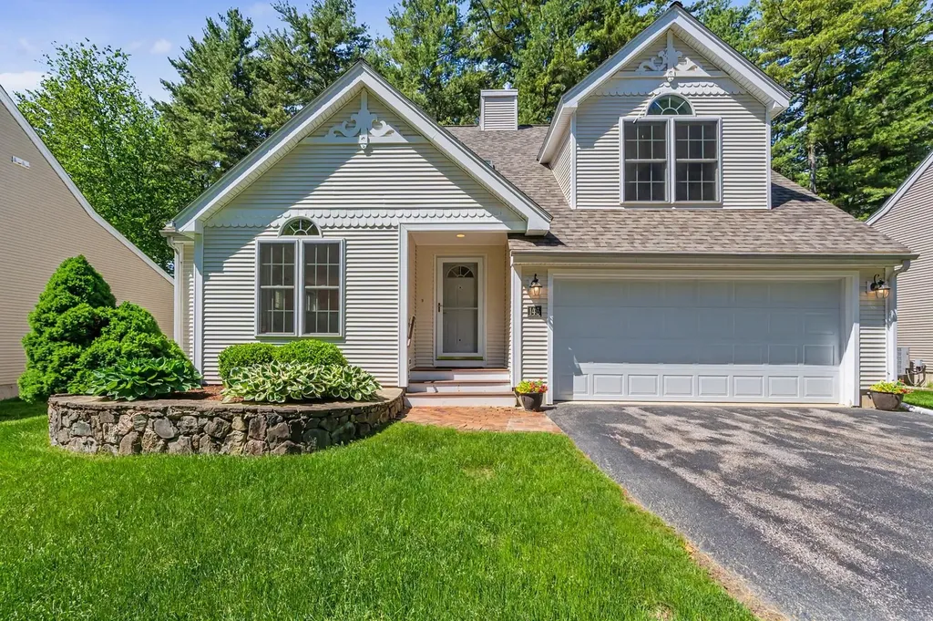143 Hampton Meadows Hampton NH 03842-1820