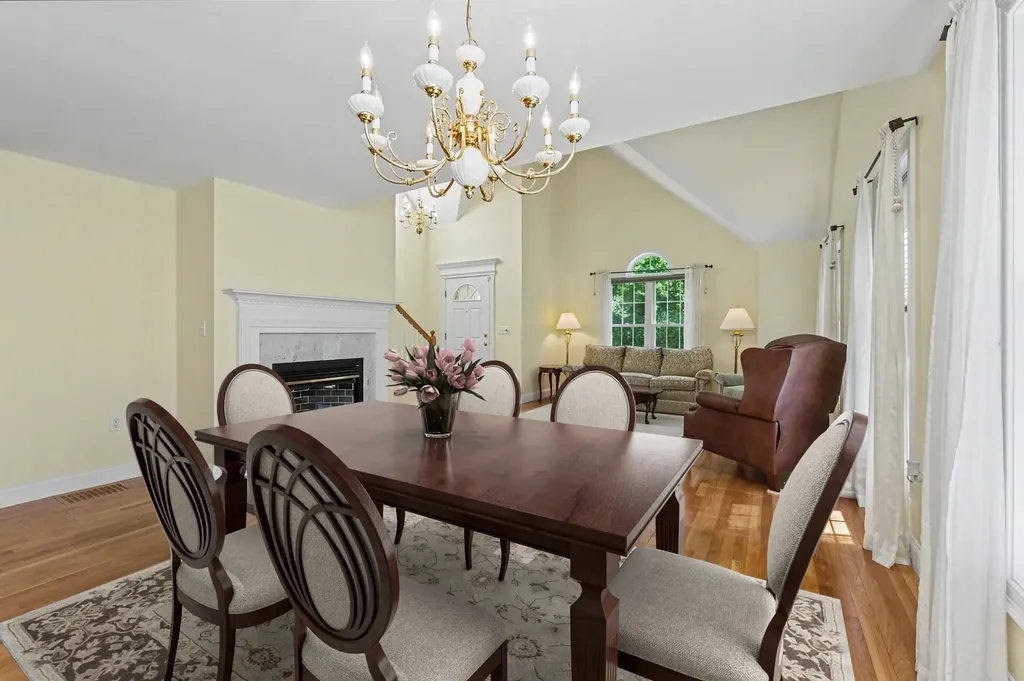 143 Hampton Meadows Hampton NH 03842-1820