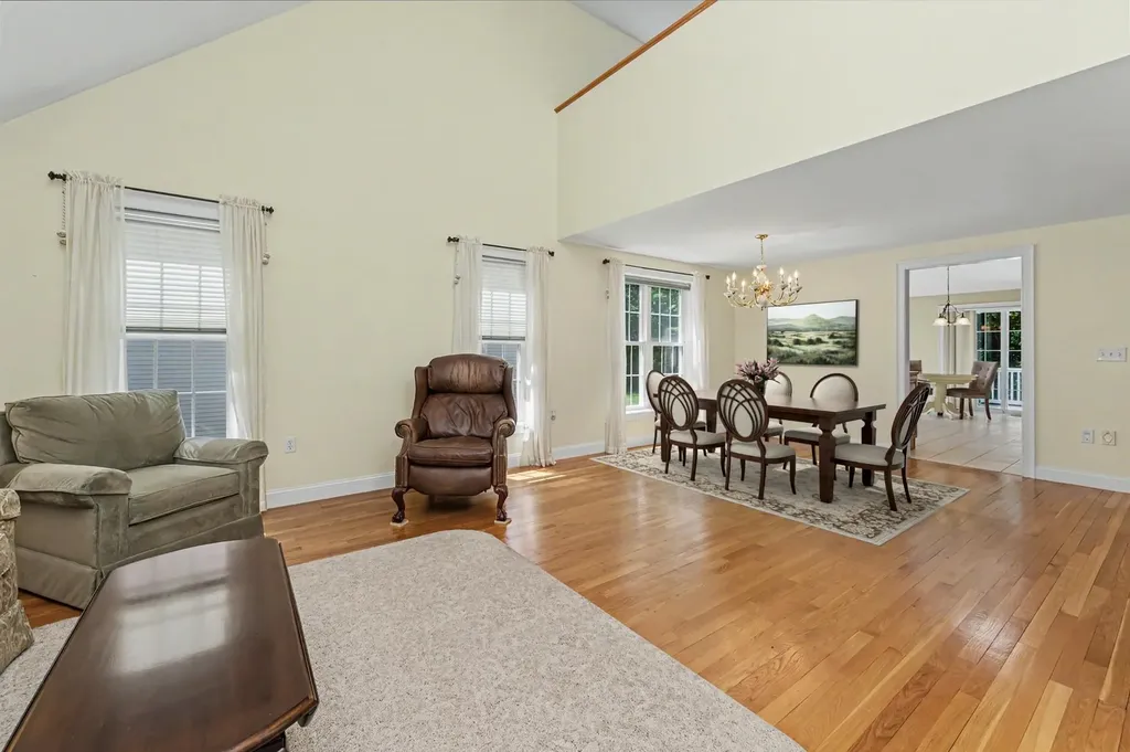 143 Hampton Meadows Hampton NH 03842-1820