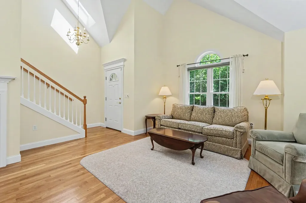 143 Hampton Meadows Hampton NH 03842-1820