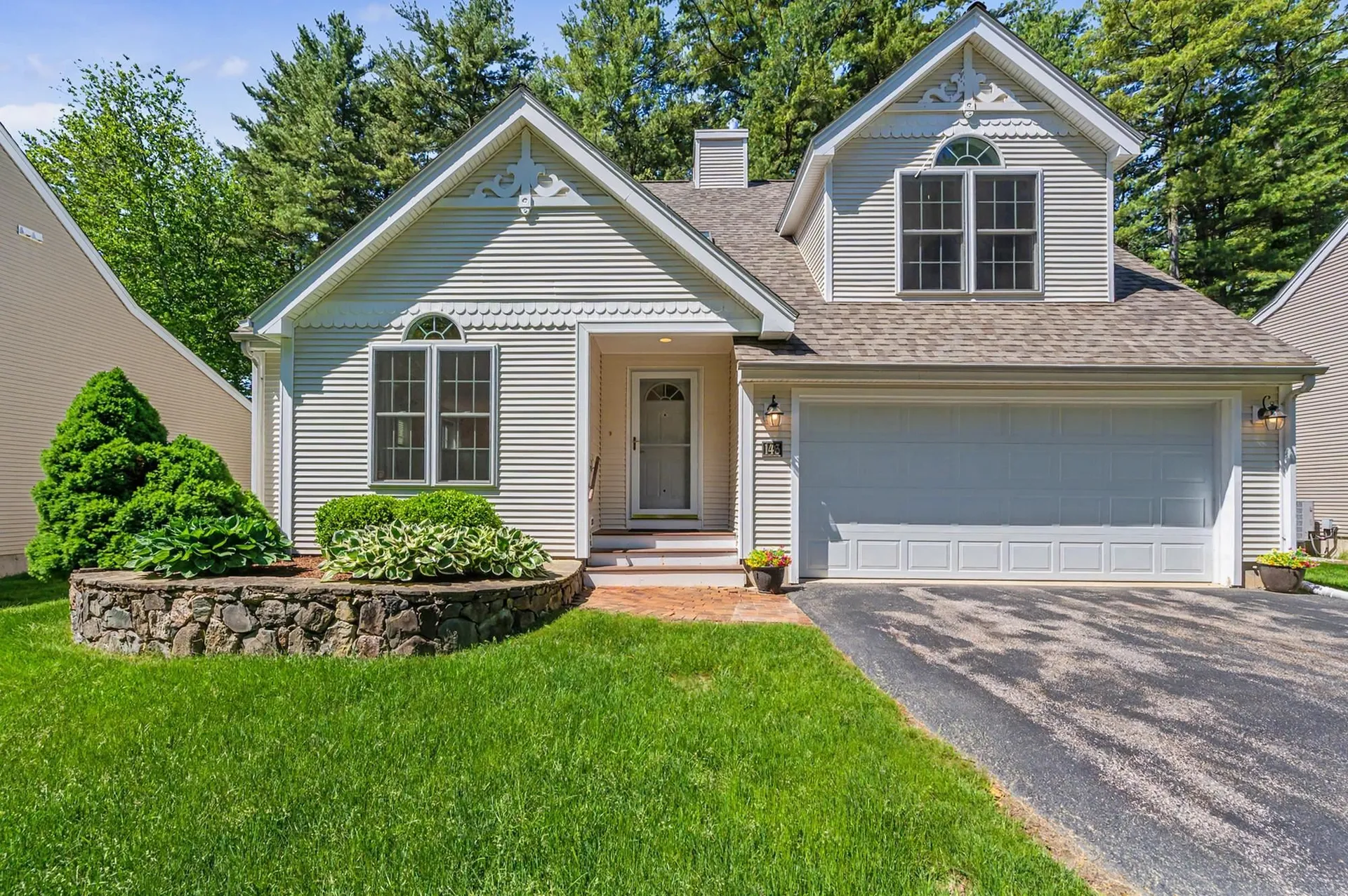 143 Hampton Meadows Hampton NH 03842-1820
