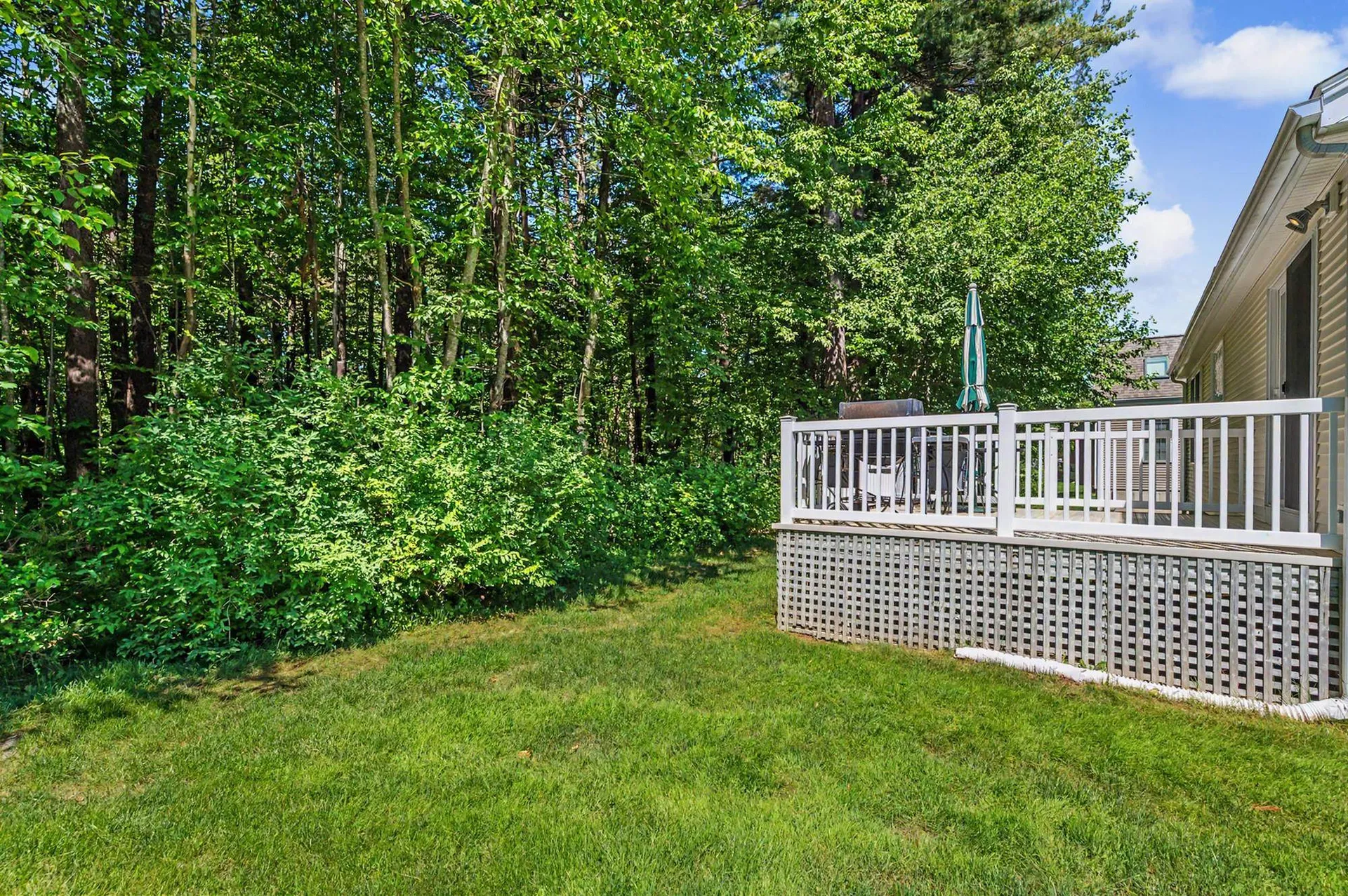 143 Hampton Meadows Hampton NH 03842-1820