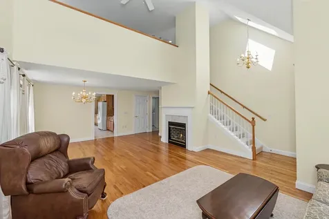 143 Hampton Meadows Hampton NH 03842-1820