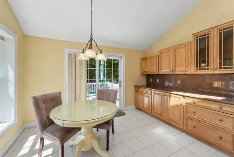 143 Hampton Meadows Hampton NH 03842-1820