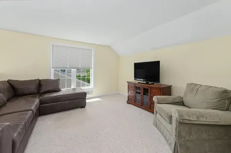 143 Hampton Meadows Hampton NH 03842-1820