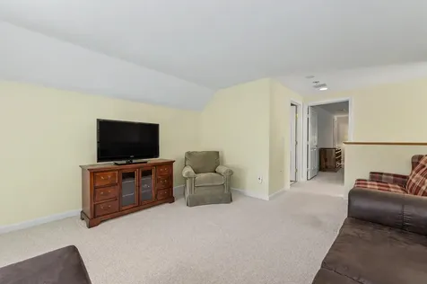 143 Hampton Meadows Hampton NH 03842-1820