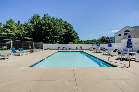 143 Hampton Meadows Hampton NH 03842-1820