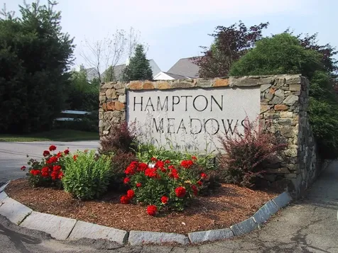 143 Hampton Meadows Hampton NH 03842-1820