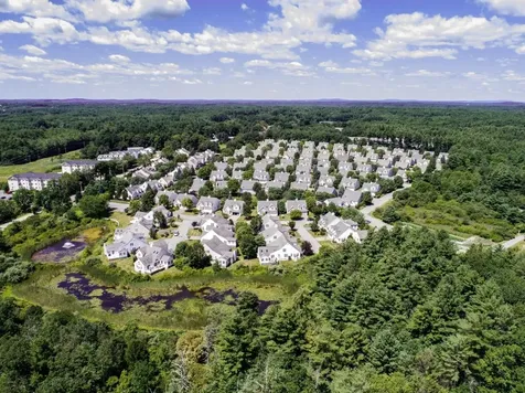 143 Hampton Meadows Hampton NH 03842-1820