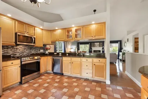 4 Orchard Lane East Kingston NH 03827