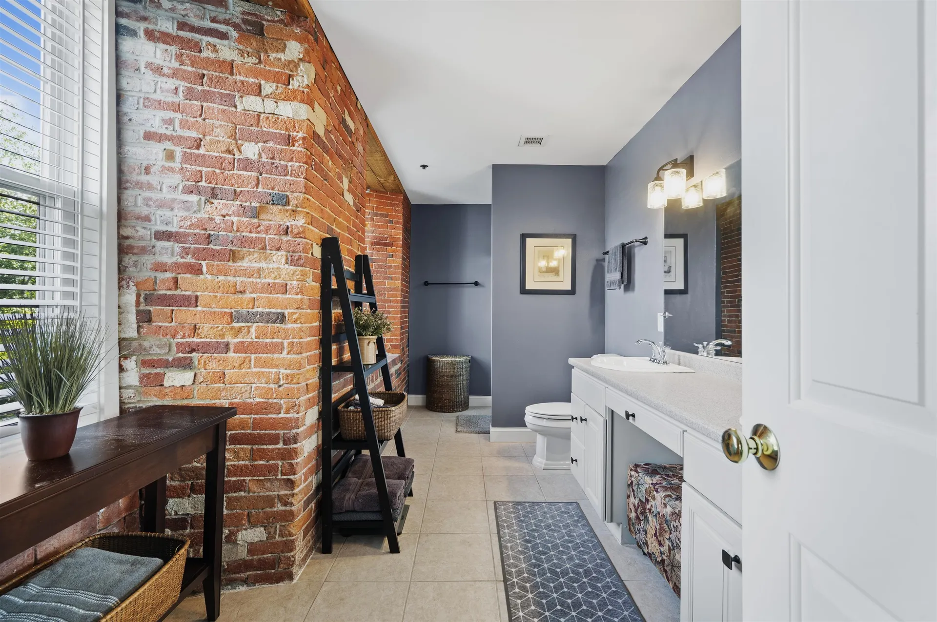 6 Bay Road Newmarket NH 03857