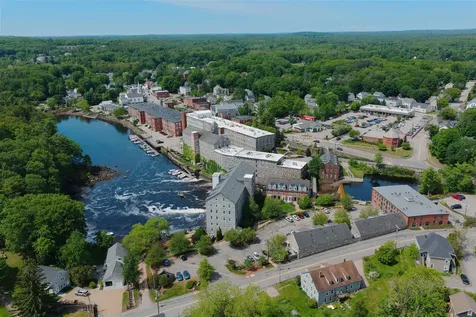6 Bay Road Newmarket NH 03857