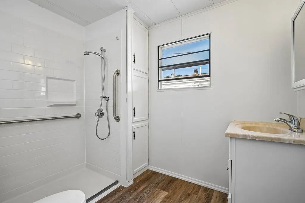 37 Thistle Way Manchester NH 03109