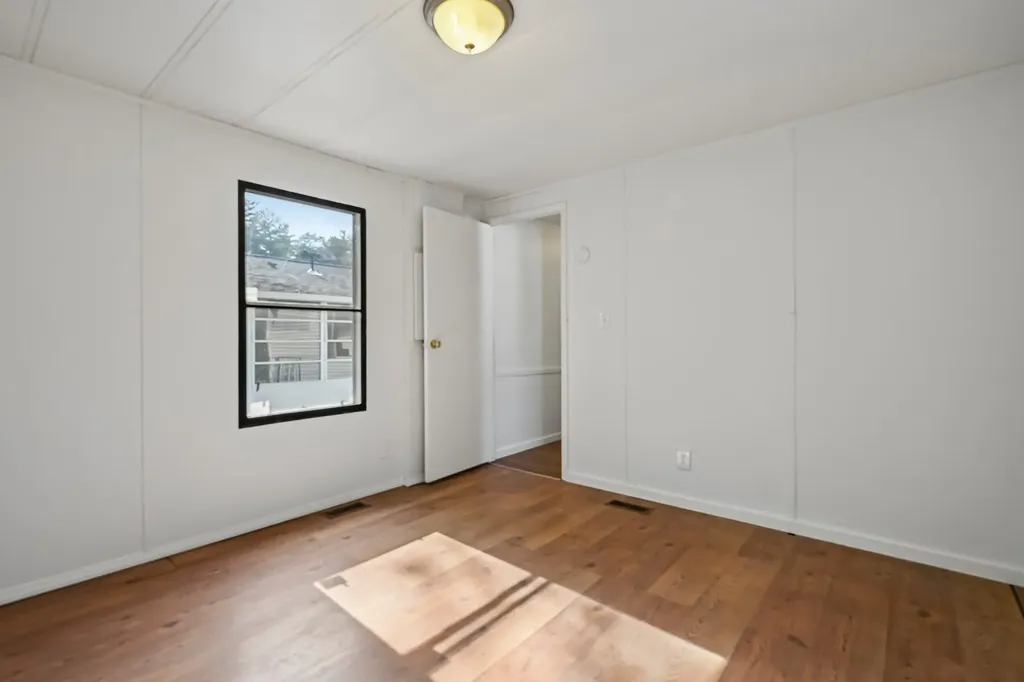 37 Thistle Way Manchester NH 03109