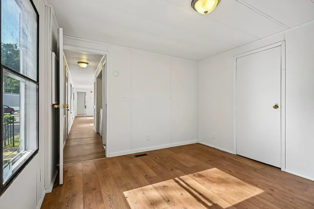 37 Thistle Way Manchester NH 03109