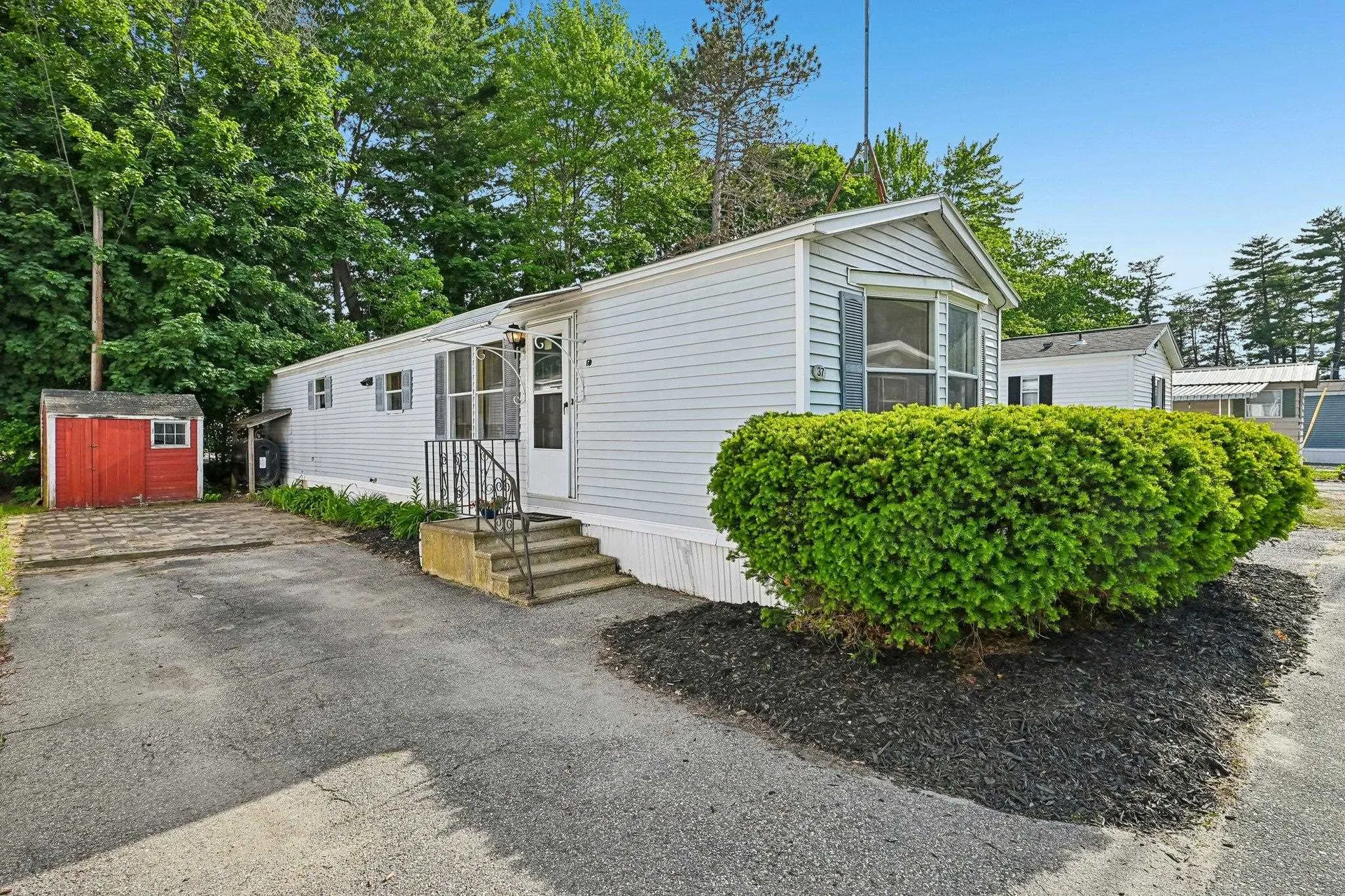 37 Thistle Way Manchester NH 03109
