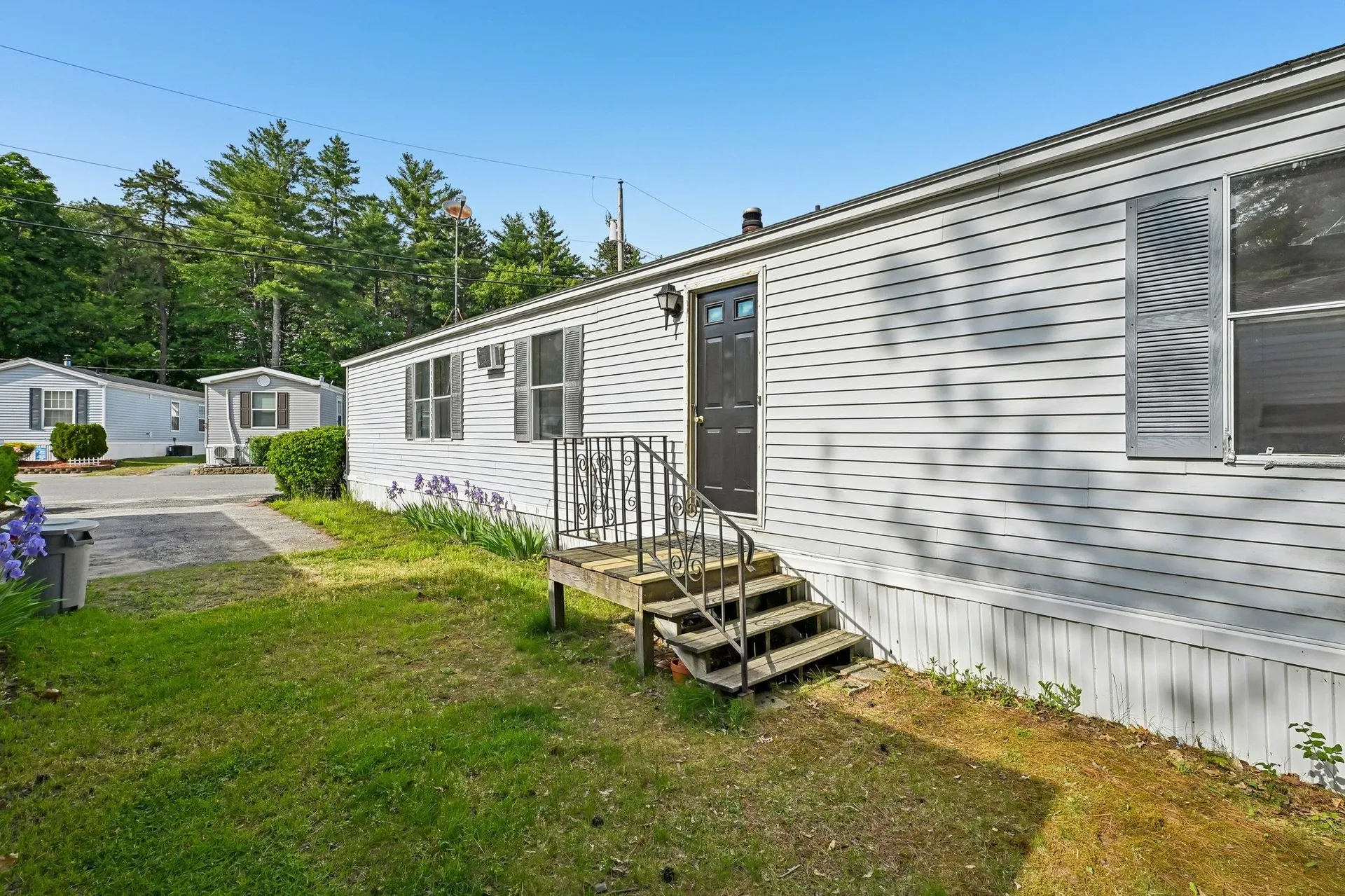 37 Thistle Way Manchester NH 03109