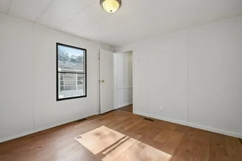 37 Thistle Way Manchester NH 03109