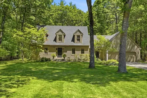10 Pine Court Newfields NH 03856
