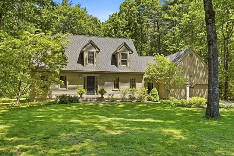 10 Pine Court Newfields NH 03856