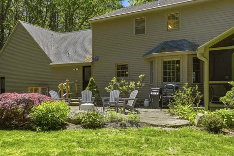 10 Pine Court Newfields NH 03856