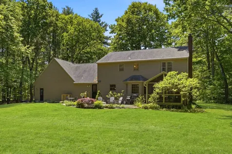 10 Pine Court Newfields NH 03856