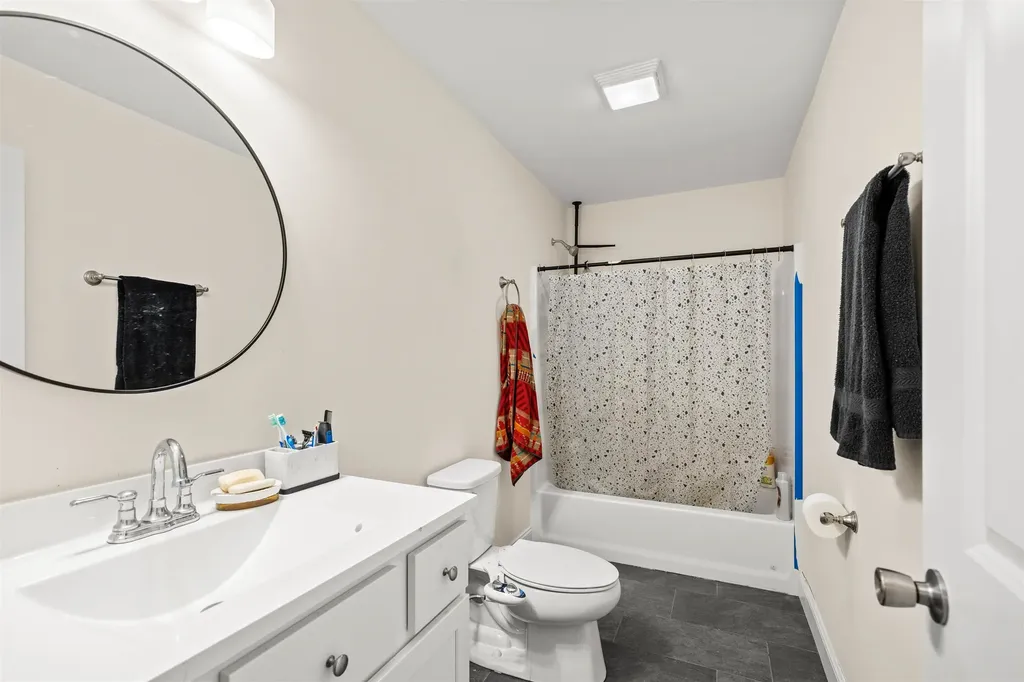 6 Biggs Avenue Epping NH 03042