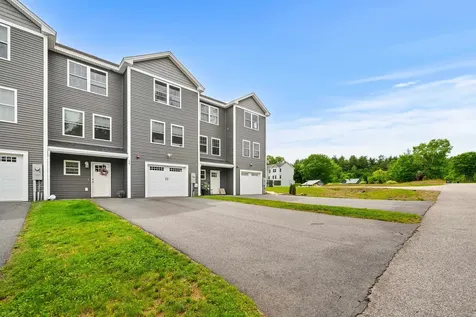 6 Biggs Avenue Epping NH 03042