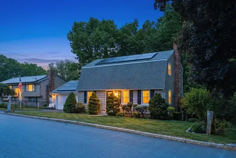 188 Patricia Lane Manchester NH 03104