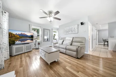 188 Patricia Lane Manchester NH 03104